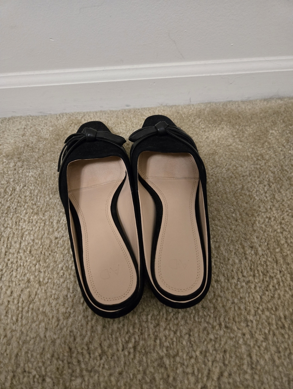 AD & Daughters Womens Corya Black Suede Flat Mules Size 8 - Picture 3 of 6